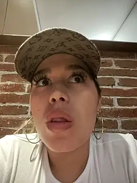 LaurenWelly  online show from 11/24/25, 09:58