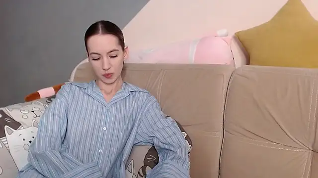 AmbrielHailey online show from 04/19/26, 07:05