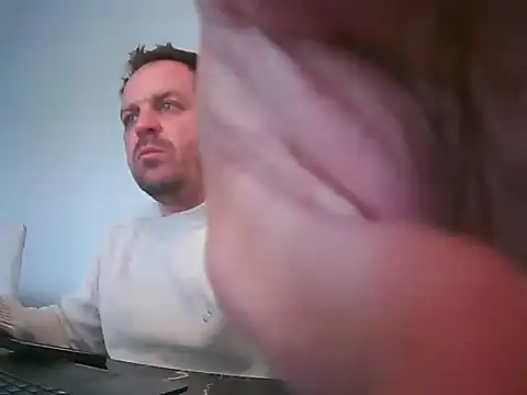 Snapshot of ciru2023 chatting on 10/28/25, 06:21 ciru2023 online show from 10/28/25, 06:21