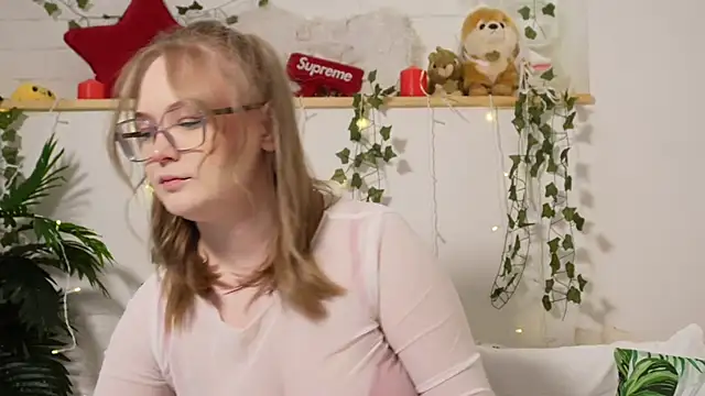 MonicaAsis online show from 03/13/25, 06:12