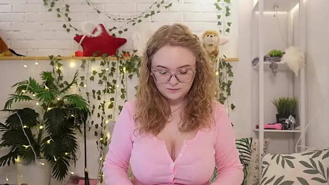 MonicaAsis online show from 09/25/25, 05:27