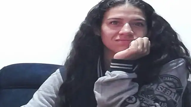 Snapshot of daniela_rivasth chatting on 10/05/25, 05:17 daniela rivasth online show from 10/05/25, 05:17