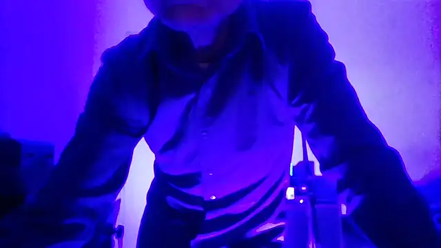 Snapshot of brunoguunot chatting on 02/21/26, 01:45 brunoguunot online show from 02/21/26, 01:45