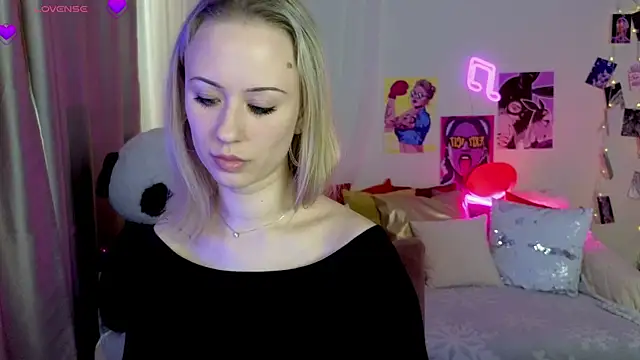 SashaBrooks online show from 04/18/26, 01:37