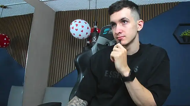 JacksonOlsenn online show from 02/21/25, 12:06