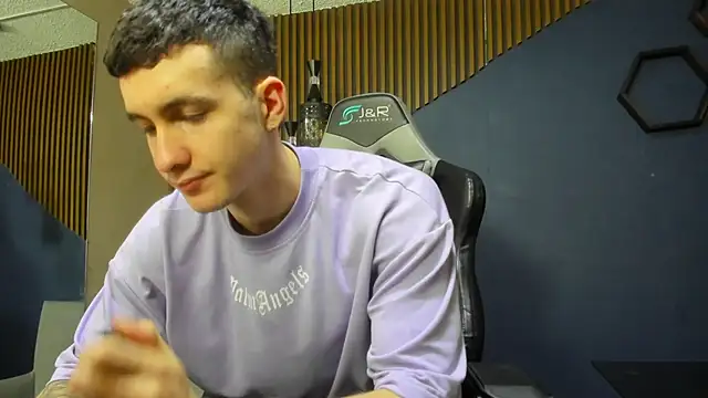 JacksonOlsenn online show from 03/04/25, 01:38