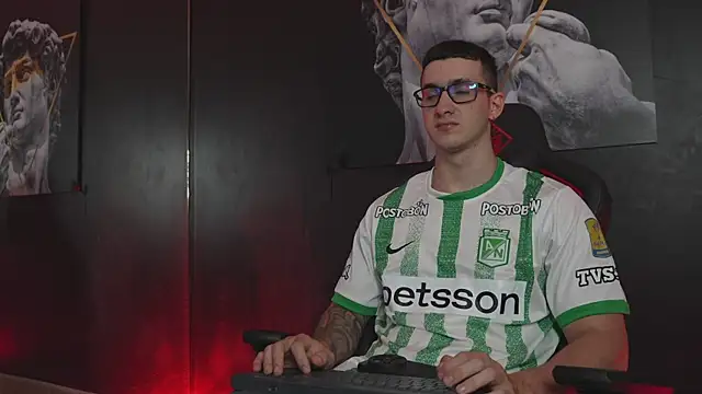 JacksonOlsenn online show from 11/11/25, 09:04