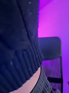 maddy bronw  online show from 01/24/25, 10:30