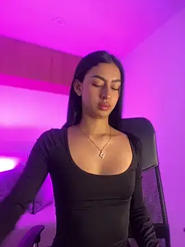 maddy bronw  online show from 01/26/25, 06:37