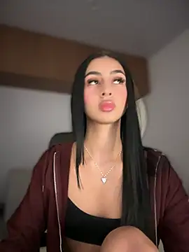 maddy bronw  online show from 02/19/25, 11:36