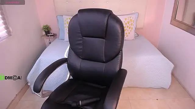 Cristal  adams online show from 03/11/25, 12:39