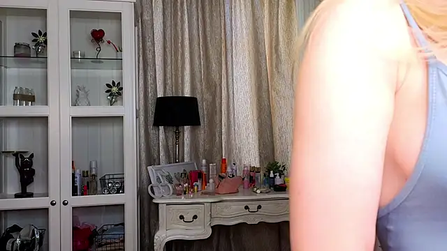 AnneFoxy online show from 02/04/26, 07:14