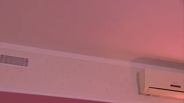 Snapshot of AngeliqueSkye chatting on 02/21/25, 06:40 AngeliqueSkye online show from 02/21/25, 06:40