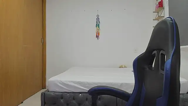 Samanthagax online show from 12/22/25, 12:24