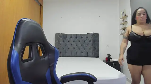 Samanthagax online show from 07/25/26, 04:04