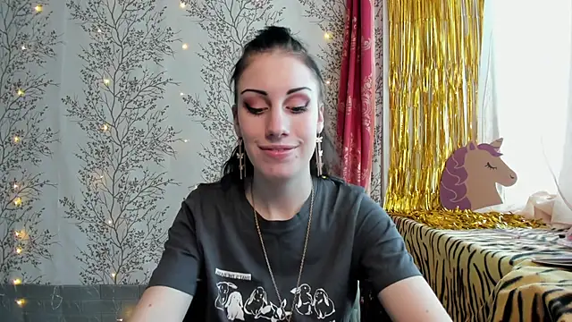 Mary0Lou online show from 01/15/25, 04:47