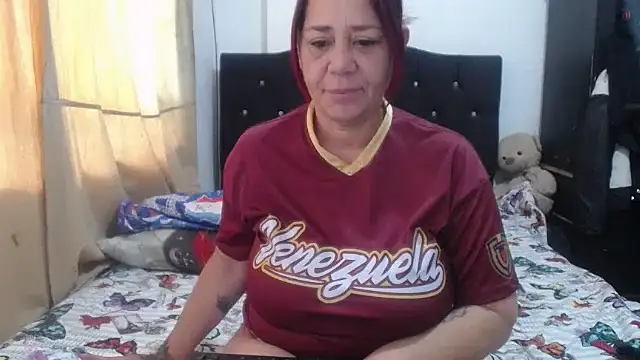 Snapshot of merryymaturee_ chatting on 09/12/25, 11:54 merryymaturee online show from 09/12/25, 11:54