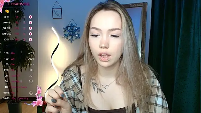 Evia r0se online show from 12/17/24, 05:29