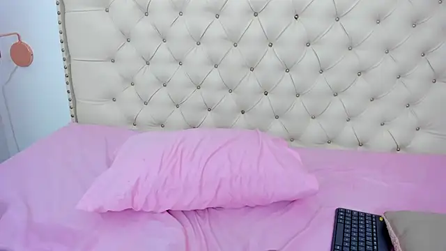 Kim Eli online show from 12/29/24, 07:43