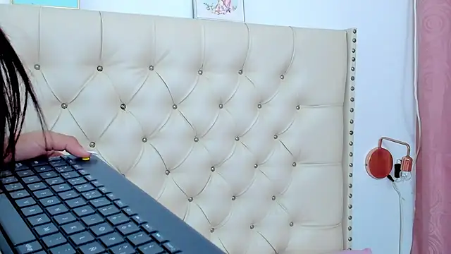 Kim Eli online show from 12/29/24, 10:47