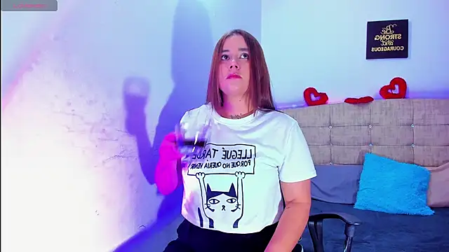 Snapshot of Catherine_summer1 chatting on 12/14/25, 03:01 Catherine summer1 online show from 12/14/25, 03:01