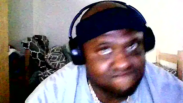 Snapshot of theythick chatting on 07/25/26, 09:56 theythick online show from 07/25/26, 09:56