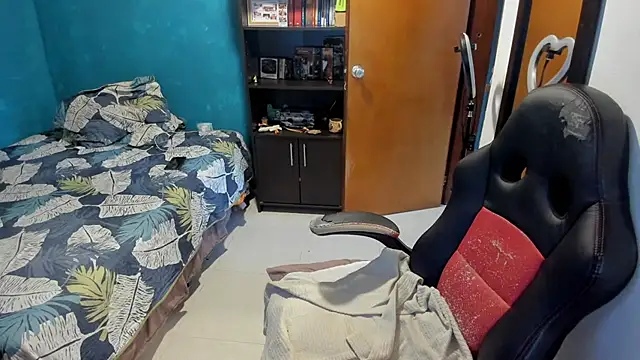 peanut tangerine online show from 09/12/25, 10:32