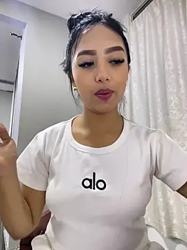 Snapshot of SOPHIACANDY19_ chatting on 12/31/24, 02:19 SOPHIACANDY19  online show from 12/31/24, 02:19