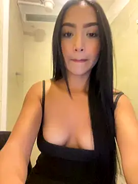 Snapshot of SOPHIACANDY19_ chatting on 10/04/25, 10:41 SOPHIACANDY19  online show from 10/04/25, 10:41