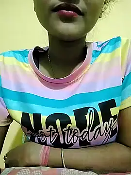 MISSQUEEN48 online show from 12/11/24, 04:20