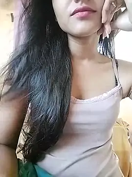 Snapshot of MISSQUEEN48 chatting on 05/16/26, 06:32 MISSQUEEN48 online show from 05/16/26, 06:32
