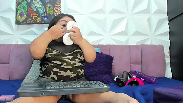 Michelle Brooks online show from 02/04/25, 01:48