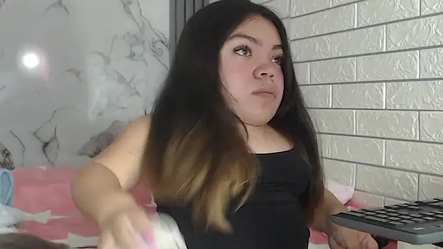 Michelle Brooks online show from 03/08/25, 02:40