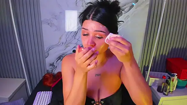 venusowen  online show from 04/18/26, 08:31