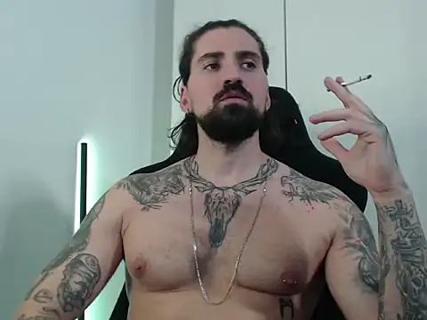 Snapshot of MateoHunk chatting on 10/22/25, 02:39 MateoHunk online show from 10/22/25, 02:39