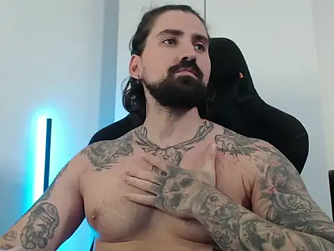 Snapshot of MateoHunk chatting on 10/25/25, 06:13 MateoHunk online show from 10/25/25, 06:13