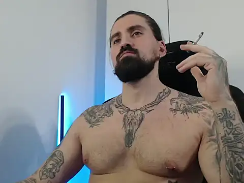 Snapshot of MateoHunk chatting on 11/03/25, 06:42 MateoHunk online show from 11/03/25, 06:42