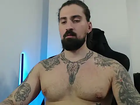 Snapshot of MateoHunk chatting on 11/04/25, 05:23 MateoHunk online show from 11/04/25, 05:23