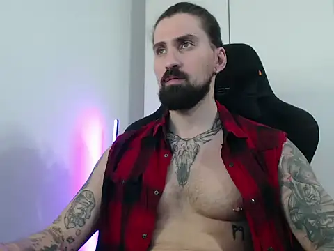 Snapshot of MateoHunk chatting on 11/22/25, 02:27 MateoHunk online show from 11/22/25, 02:27