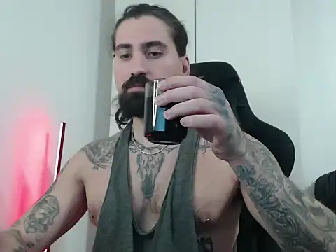 Snapshot of MateoHunk chatting on 01/07/26, 02:41 MateoHunk online show from 01/07/26, 02:41