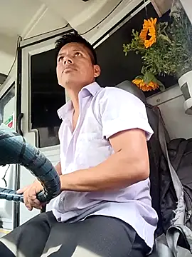 alexchir4 online show from 03/18/26, 07:17