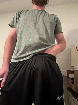 Snapshot of pizzaboy13 chatting on 02/10/26, 07:29 pizzaboy13 online show from 02/10/26, 07:29