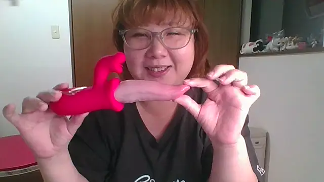 Snapshot of SAKU-RA-chan chatting on 06/10/26, 03:00 SAKU-RA-chan online show from 06/10/26, 03:00