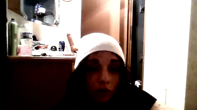 Snapshot of LitLilt chatting on 01/11/26, 12:59 LitLilt online show from 01/11/26, 12:59