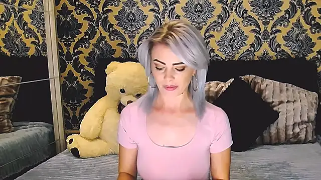 Snapshot of Aly_girl1 chatting on 02/06/25, 10:59 Aly girl1 online show from 02/06/25, 10:59