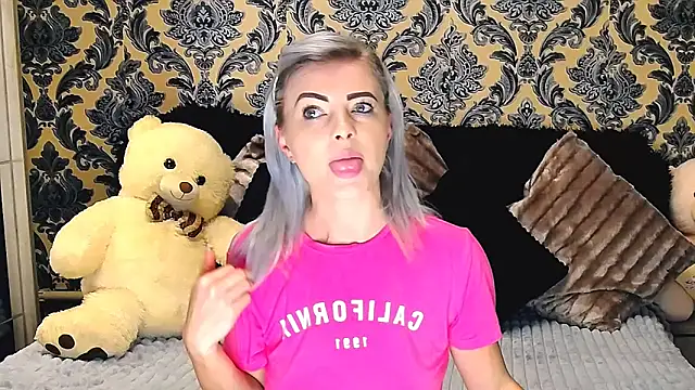 Snapshot of Aly_girl1 chatting on 02/09/25, 10:53 Aly girl1 online show from 02/09/25, 10:53