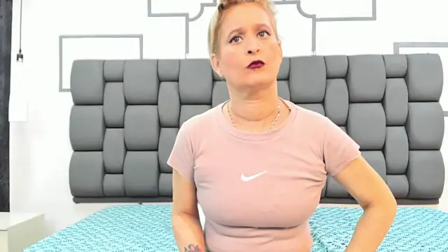 Jade squirtt online show from 10/17/25, 12:41