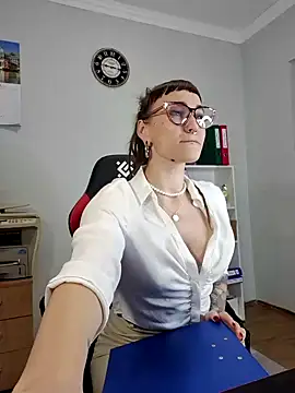 FoxRineHelen online show from 02/10/25, 02:16