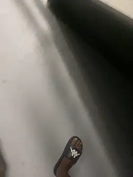 Snapshot of zeekBbc chatting on 10/29/25, 08:49 zeekBbc online show from 10/29/25, 08:49