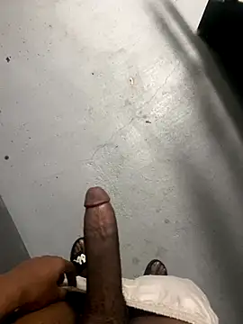 Snapshot of zeekBbc chatting on 11/03/25, 09:32 zeekBbc online show from 11/03/25, 09:32